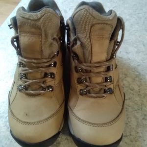 New balance  Gore Tex 977  waterproof